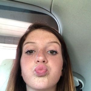 Meet your Posher, Kaylin